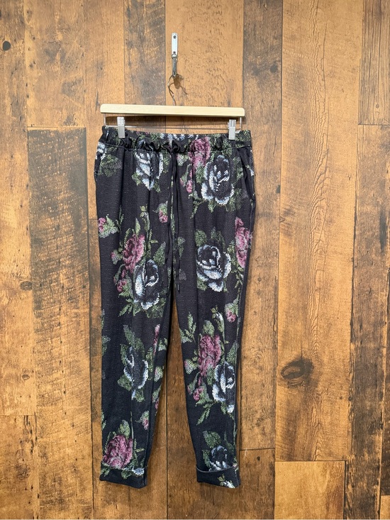 lululemon athletica Pants - Lululemon jet crop slim
Pants garden party smooth size 4